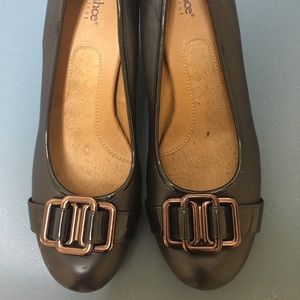 Sofft Brown Leather Pumps withBuckle!